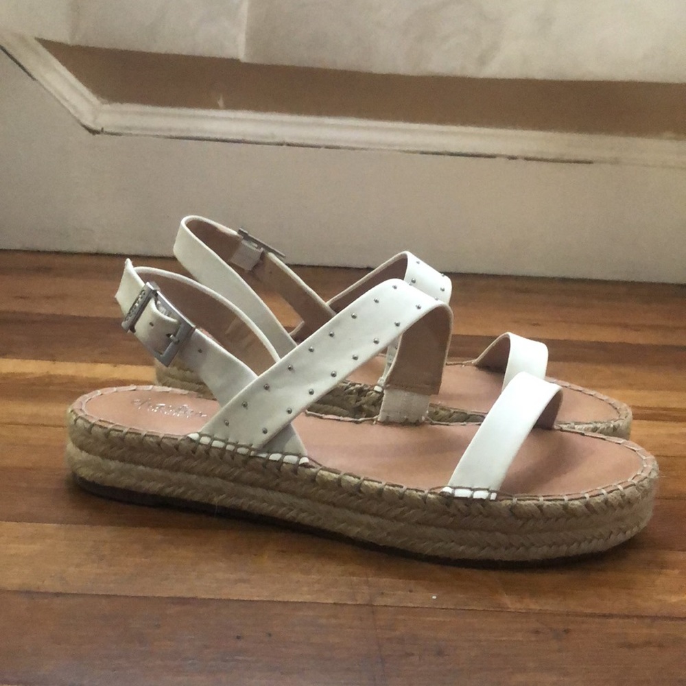 White/Tan Beach Sandals - Picture 4 of 6